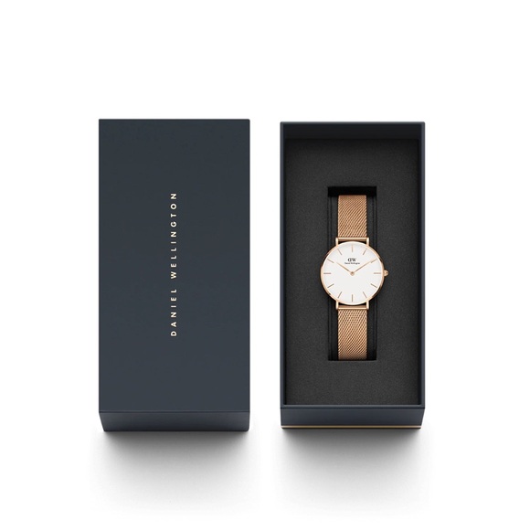 Daniel Wellington Rose Gold Mesh Watch - Picture 6 of 10